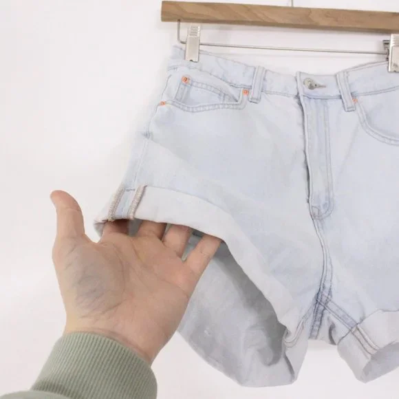 H&M High Rise Light Wash Shorts - Picture 3 of 5